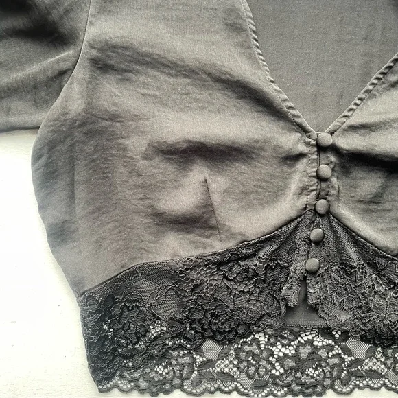 Nordstrom Black Satin Puff Sleeve Lace Trim V-Neck Crop Top Size XS - Picture 7 of 10